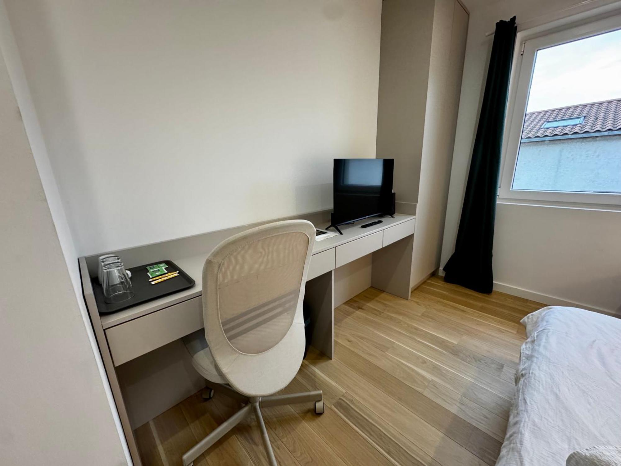 Chambre Privee Avec Salle De Bains Partagee-Le Sapin Genay  Extérieur photo